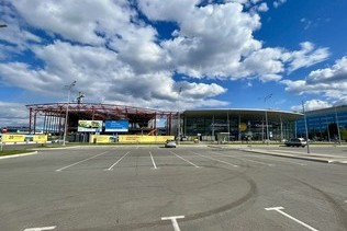 The installation of the roof framing of the new Khabarovsk Airport terminal has been completed