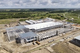 Construction dynamics of industrial complex in Chernyakhovsk in June