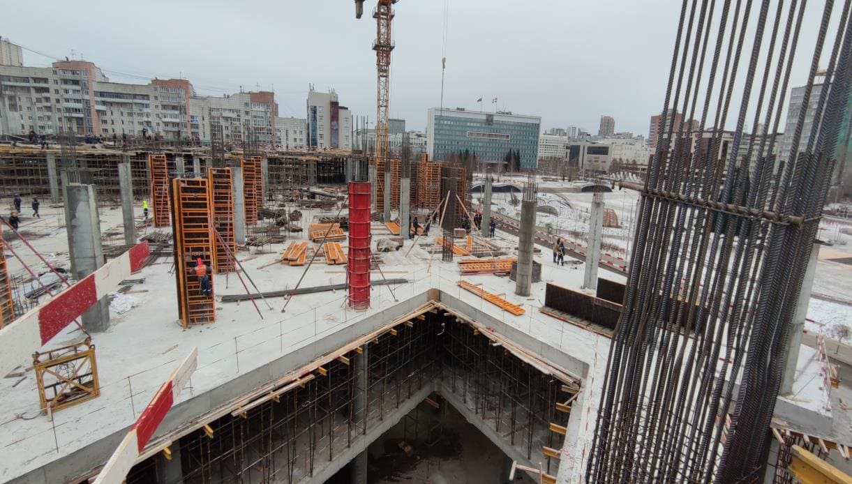 Dynamics of the Esplanada shopping center construction in November