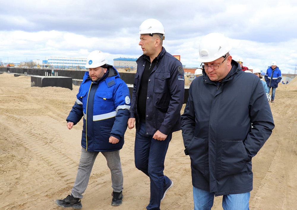 The head of Novy Urengoy visited the airport construction site